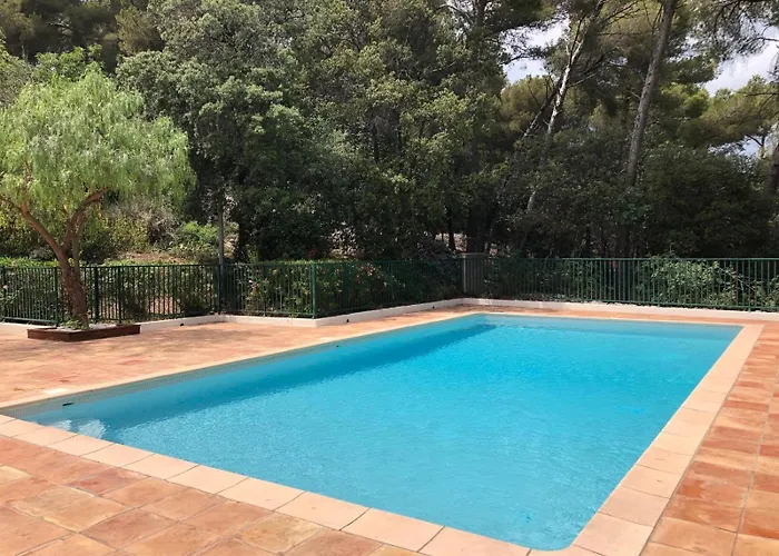 Maison De La Quieta 펜션 발로리스