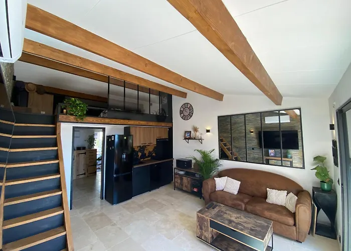 펜션 Maison De La Quieta 발로리스